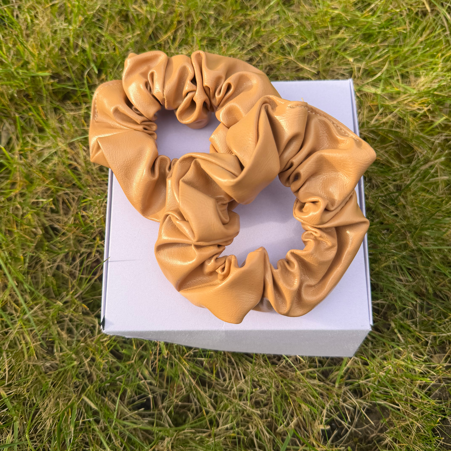 Plaukų gumelė „Caramel Glow”